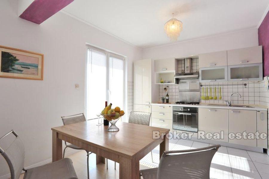 Kastela, bifamiliare, palazzina