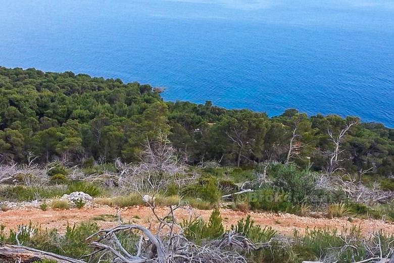 ostrov Hvar - velká stavební pozemky