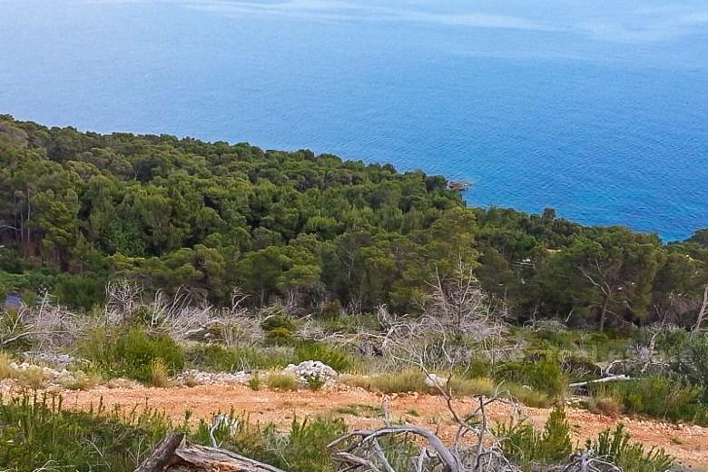 ostrov Hvar - velká stavební pozemky
