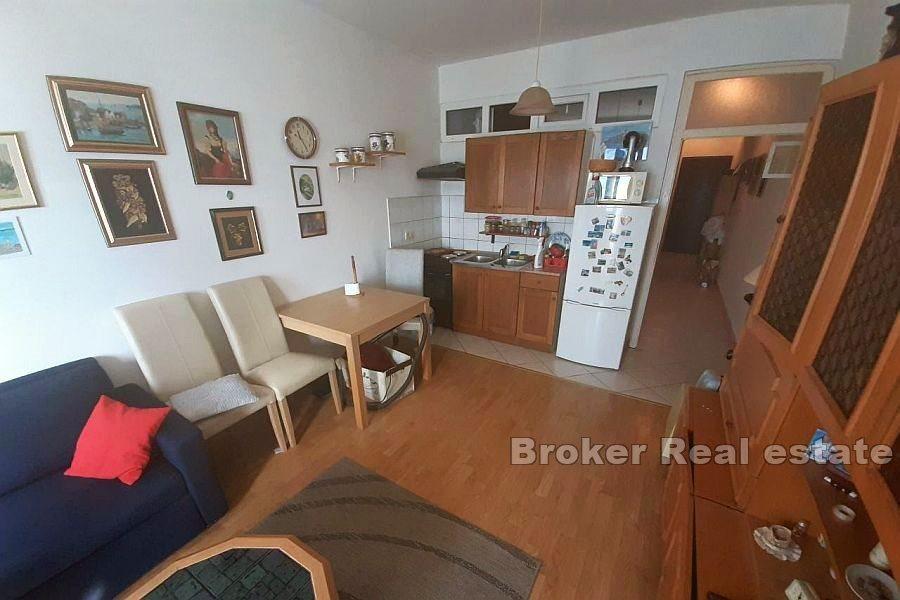 Omis - One bedroom apartment, first row to the sea