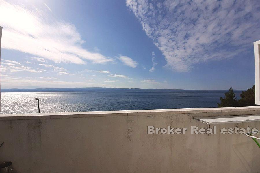 Omis - One bedroom apartment, first row to the sea
