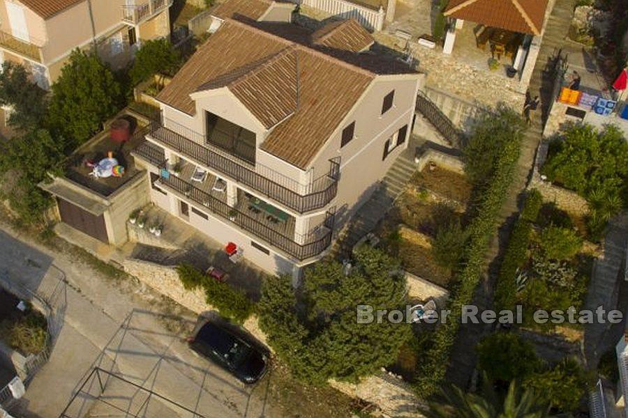 Otok Korčula - Samostojeća kuća s pogledom na more