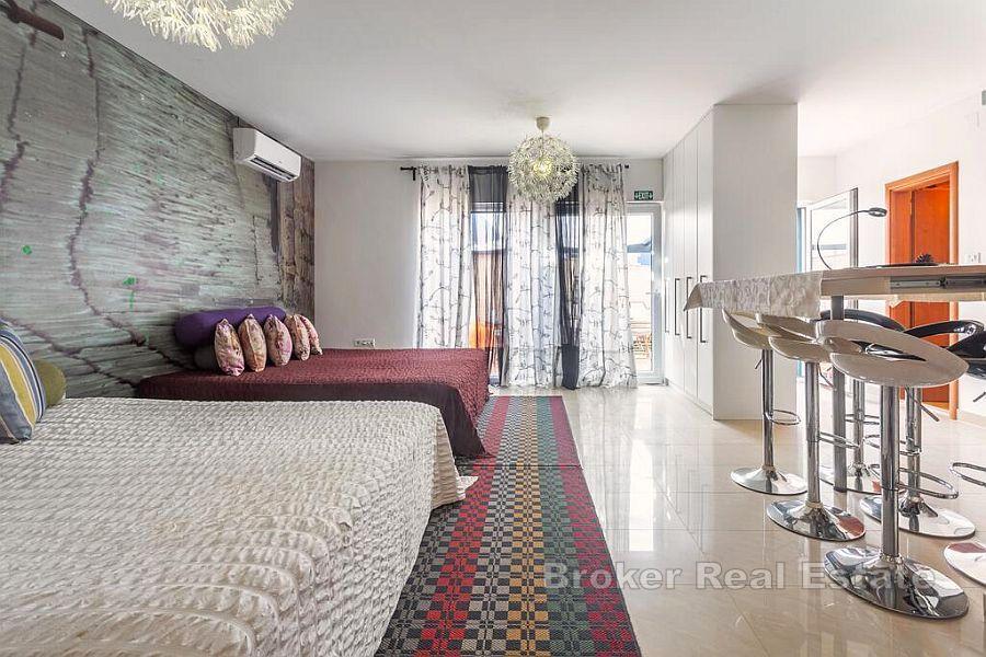 Ostrov Hvar - Elegantní apartmán se zahradou
