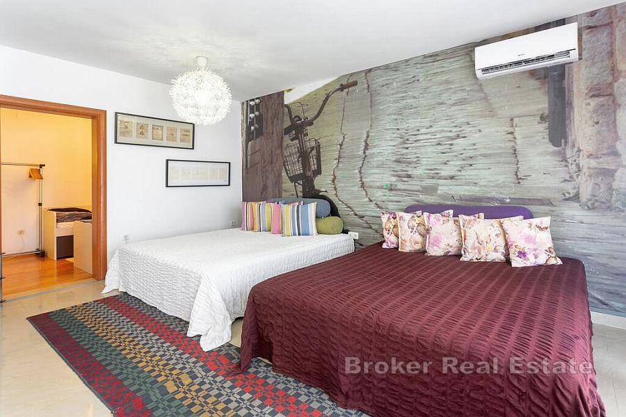 Ostrov Hvar - Elegantní apartmán se zahradou
