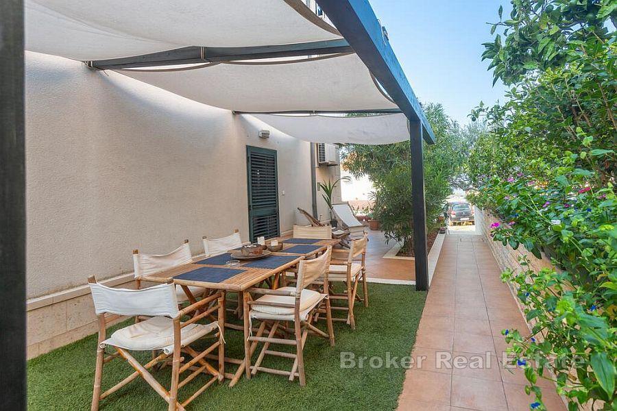 Ostrov Hvar - Elegantní apartmán se zahradou