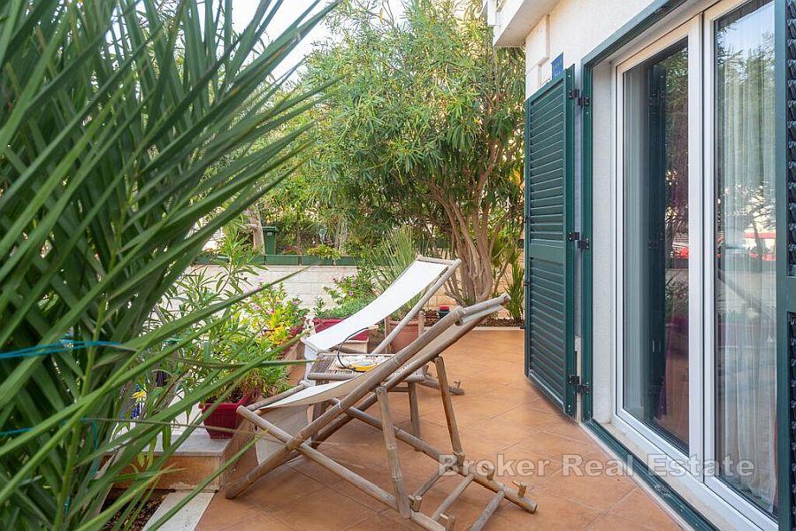 Ostrov Hvar - Elegantní apartmán se zahradou