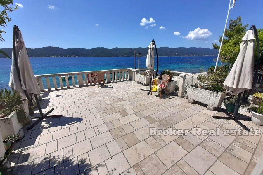 Peljesac - Kamienny dom pierwszy rząd do morza