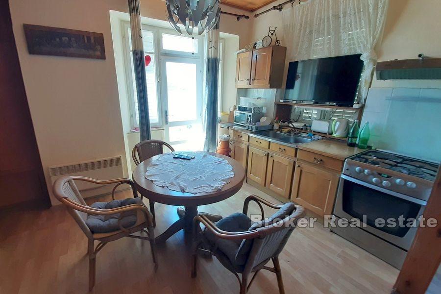 Peljesac - Kamienny dom pierwszy rząd do morza