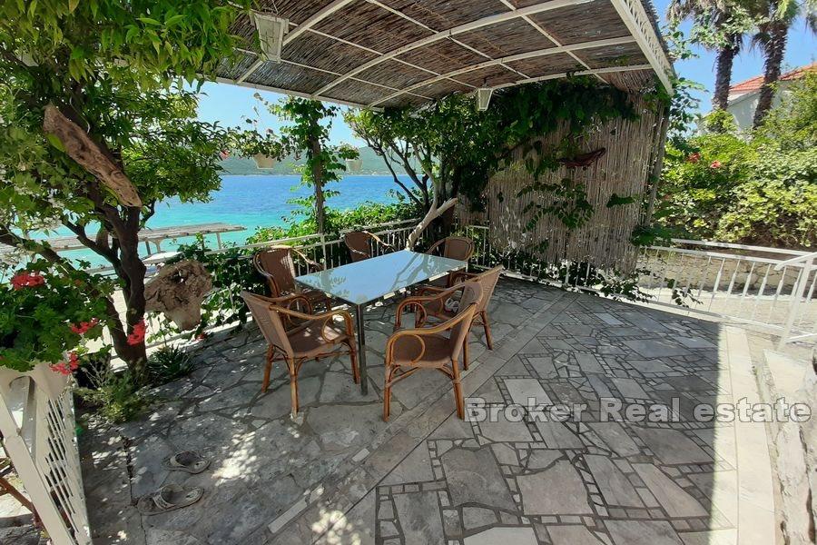 Peljesac - Restaurant au premier rang de la mer