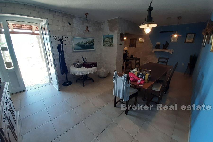 Peljesac - restaurace v první řadě k moři