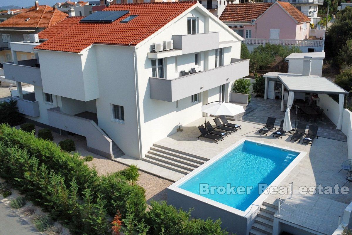 Near Sibenik - House with pool and sea view