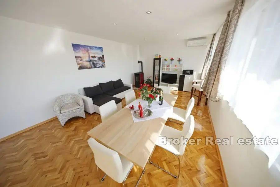 Zadar - Detached house in the first row to the sea