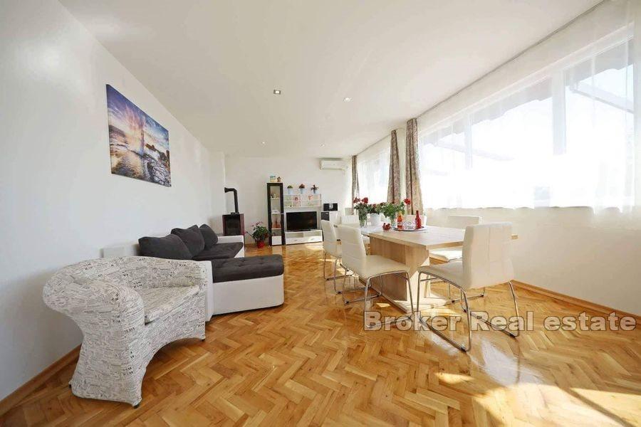 Zadar - Detached house in the first row to the sea