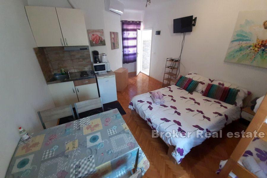 Zadar - Dom z apartamentami i basenem