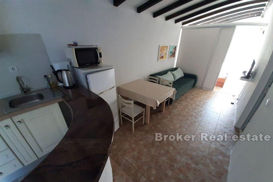Riwiera Omis - Dom z apartamentami z widokiem na morze