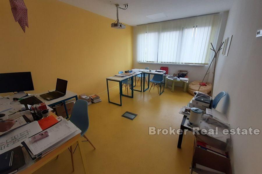 Сплит - Бизнес-пространство на первом этаже