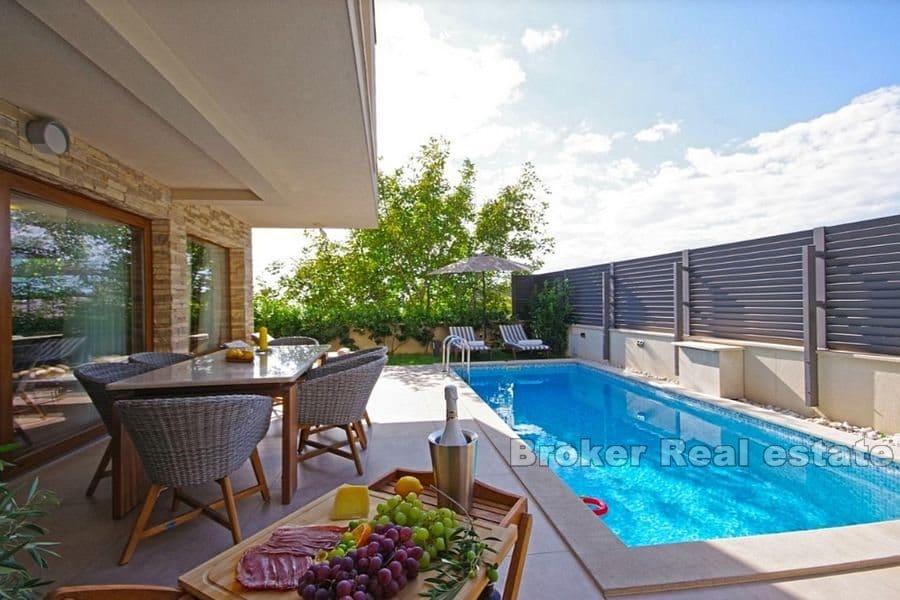 Makarska - Tomannsbolig med åpen havutsikt