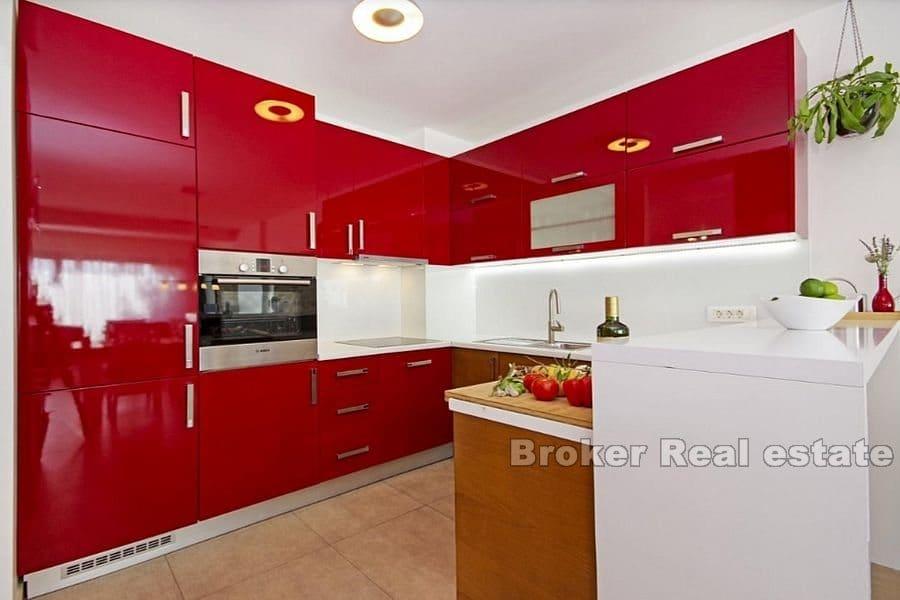 Makarska - Tomannsbolig med åpen havutsikt