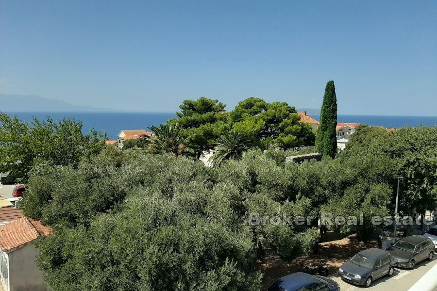 Makarska - Un immeuble spacieux près de la mer