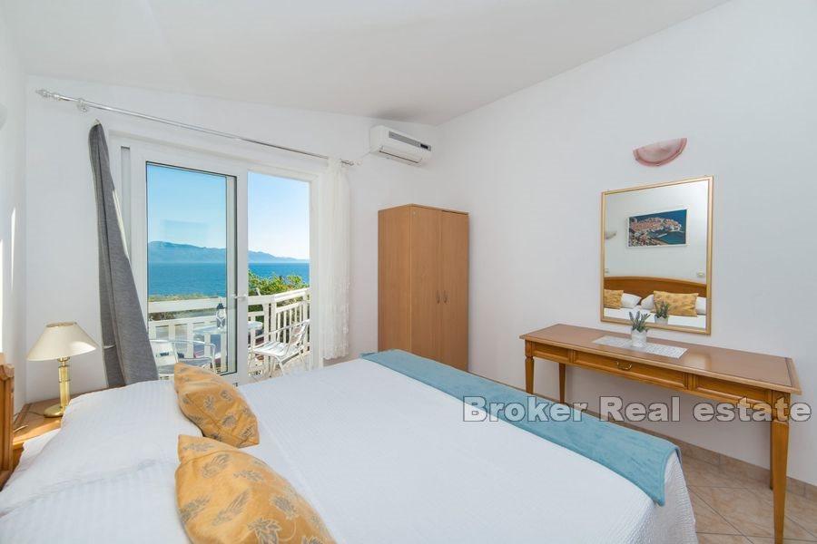 Makarska - Prostorný apartmánový dům v blízkosti moře