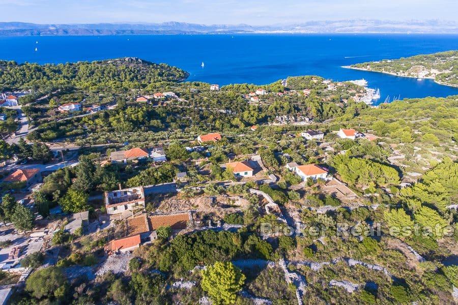 Otok Šolta - Građevinsko zemljište s dozvolom i pogledom