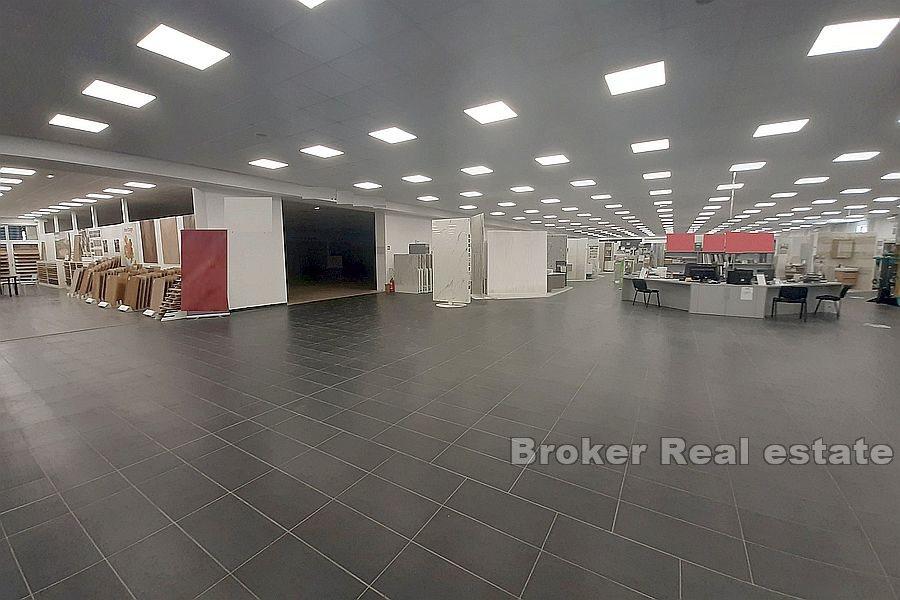 Split area - Prostorný obchodní prostor