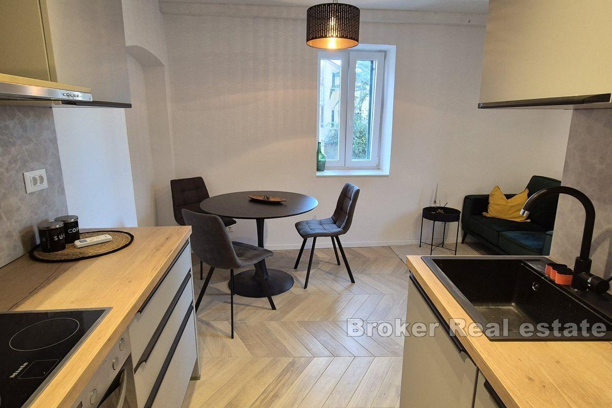 Maison traditionnelle dalmate rénovée près de la mer