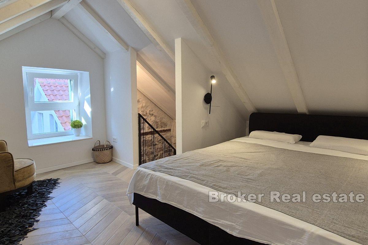 Maison traditionnelle dalmate rénovée près de la mer