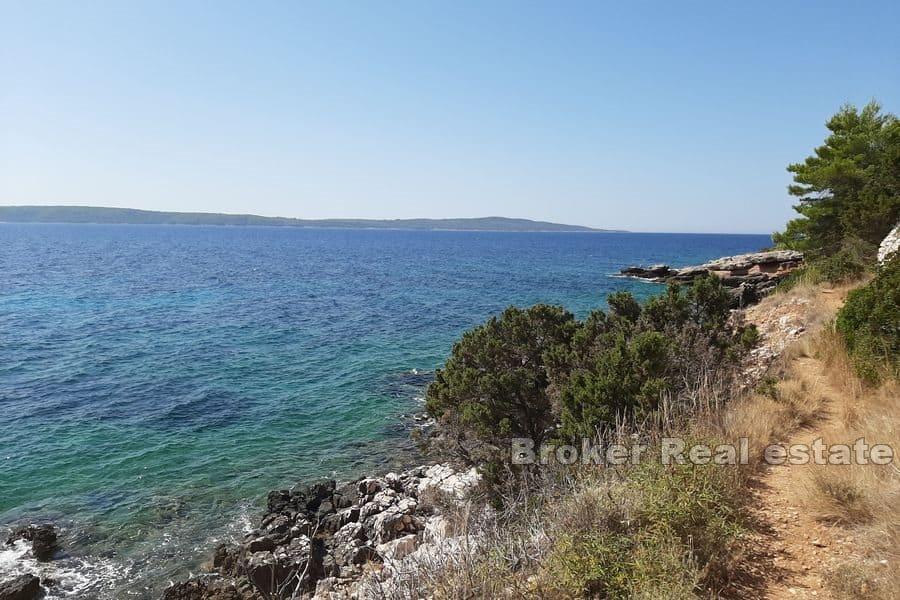 Ostrov Hvar - Dům k rekonstrukci, první řada k moři