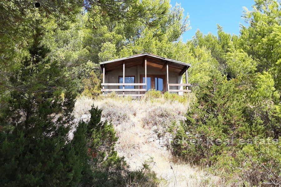 Ostrov Hvar - Dům k rekonstrukci, první řada k moři