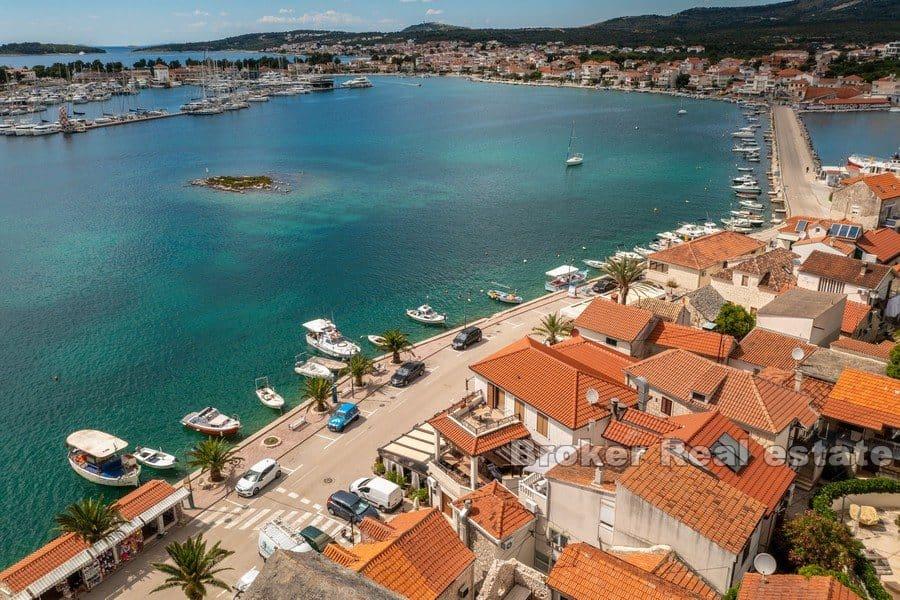 Rogoznica - Renovated property on three floors