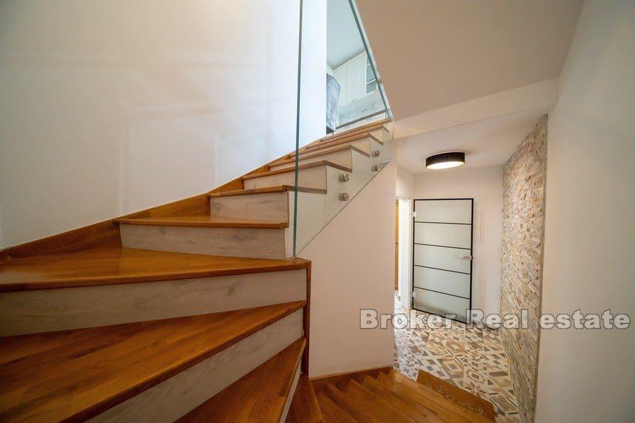 Rogoznica - Renovated property on three floors