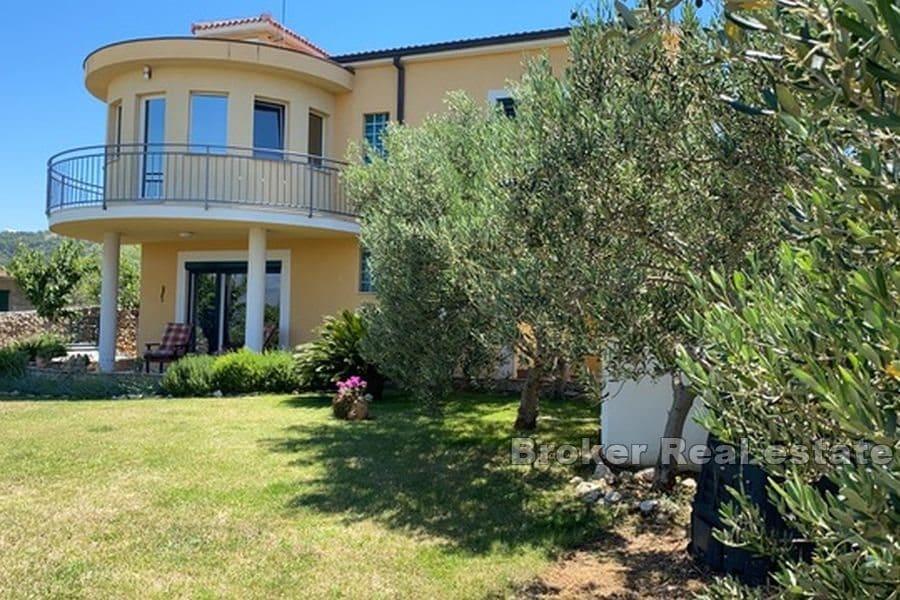 Insel Čiovo - Hervorragend gelegenes Haus in der Nähe des Meeres