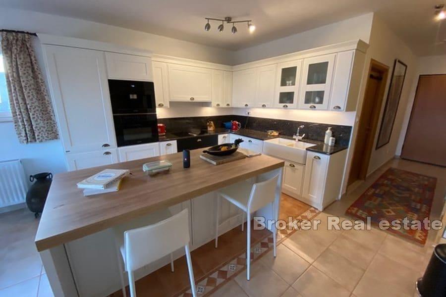 Insel Čiovo - Hervorragend gelegenes Haus in der Nähe des Meeres