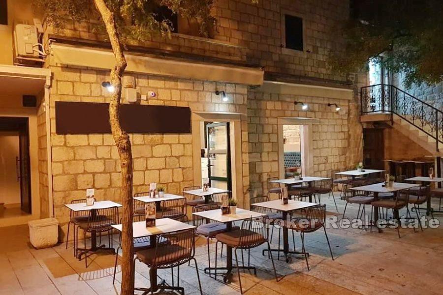 Omiš - Restaurace ve starém městě