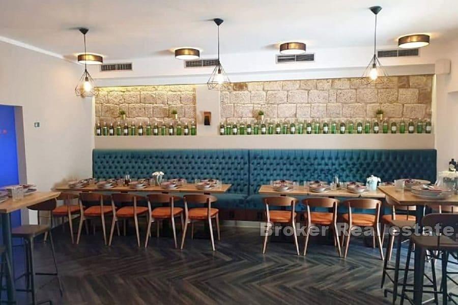 Omiš - Restaurace ve starém městě