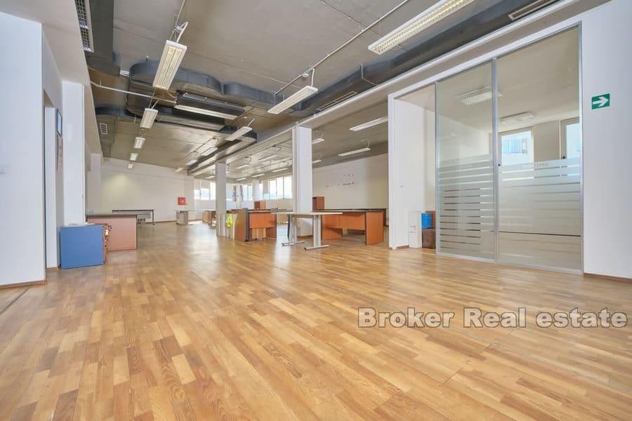 Split - Espace d'affaires, à usage de bureau