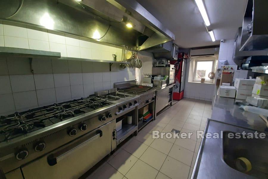 Split - W pełni wyposażona i urządzona restauracja w centrum