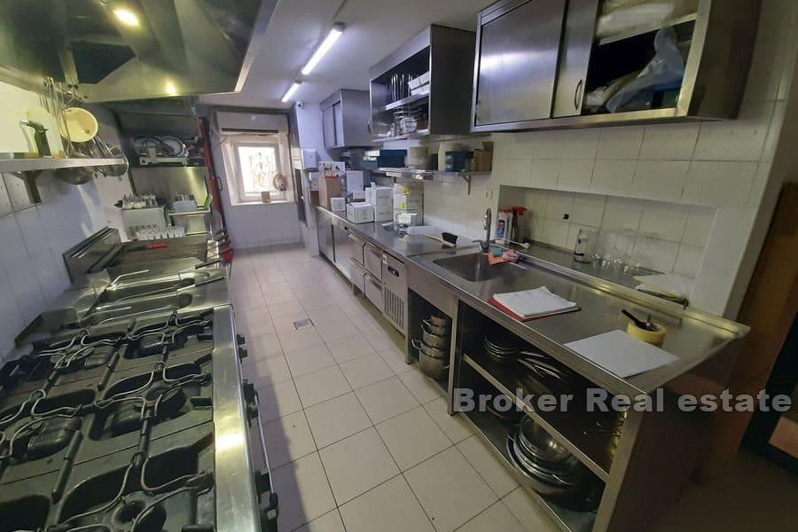 Split - W pełni wyposażona i urządzona restauracja w centrum