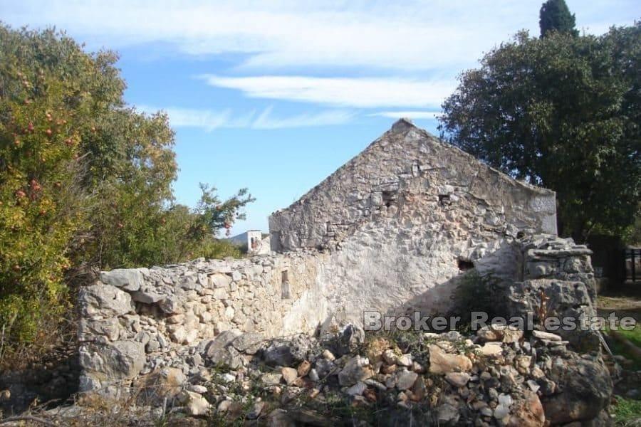 Insel Hvar - Baugrundstück mit Ruinen