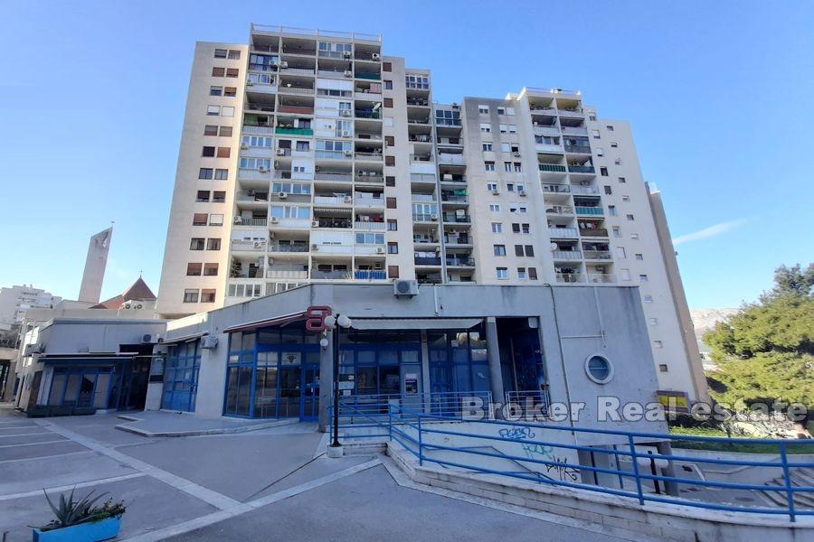 Spalato - Pujanke, uffici nel centro commerciale