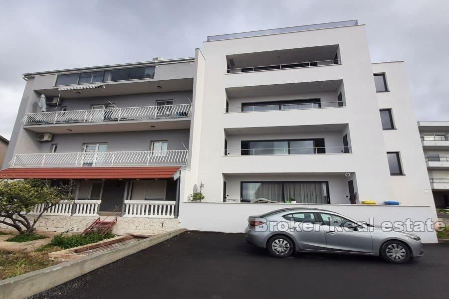 Kaštela - Penthouse in a great location with a sea view