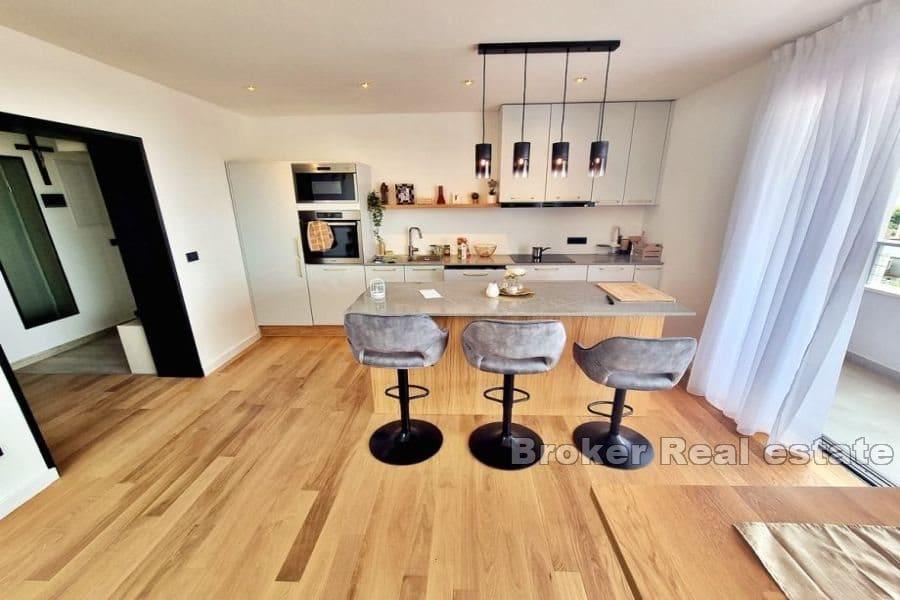 Kaštela - Penthouse in a great location with a sea view