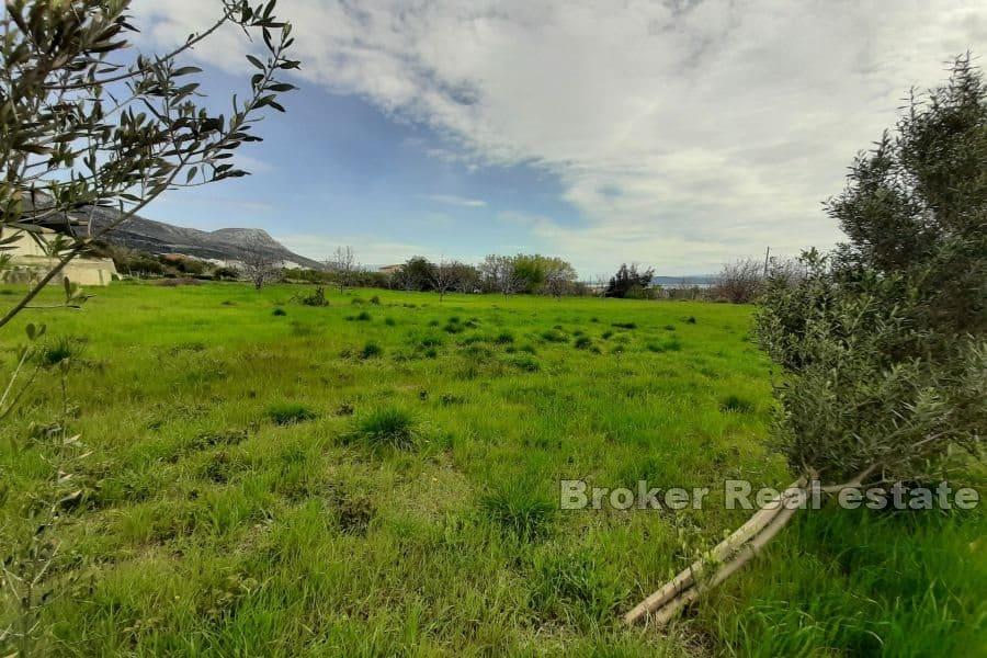 Kaštela - Działka budowlana w świetnej lokalizacji z widokiem na morze