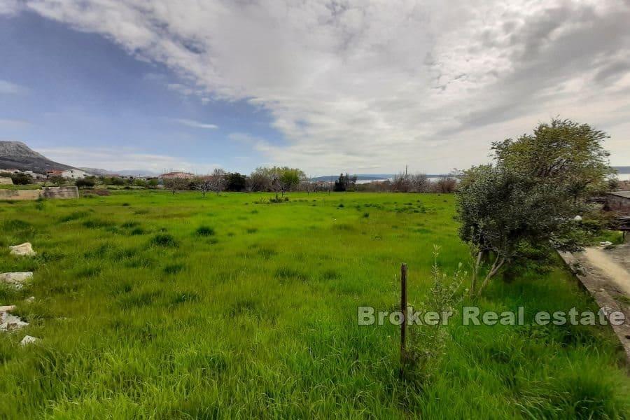 Kaštela - Działka budowlana w świetnej lokalizacji z widokiem na morze