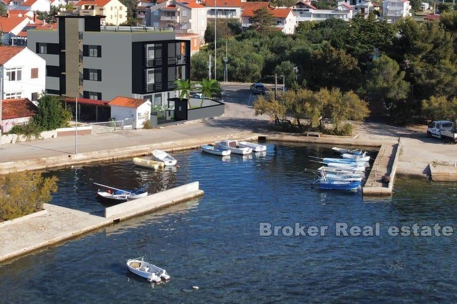 Près de Zadar - Appartements nouvellement construits au premier rang en bord de mer