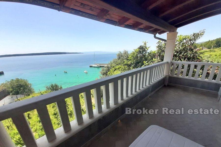 Øya Hvar - Et romslig hus i en unik beliggenhet ved sjøen
