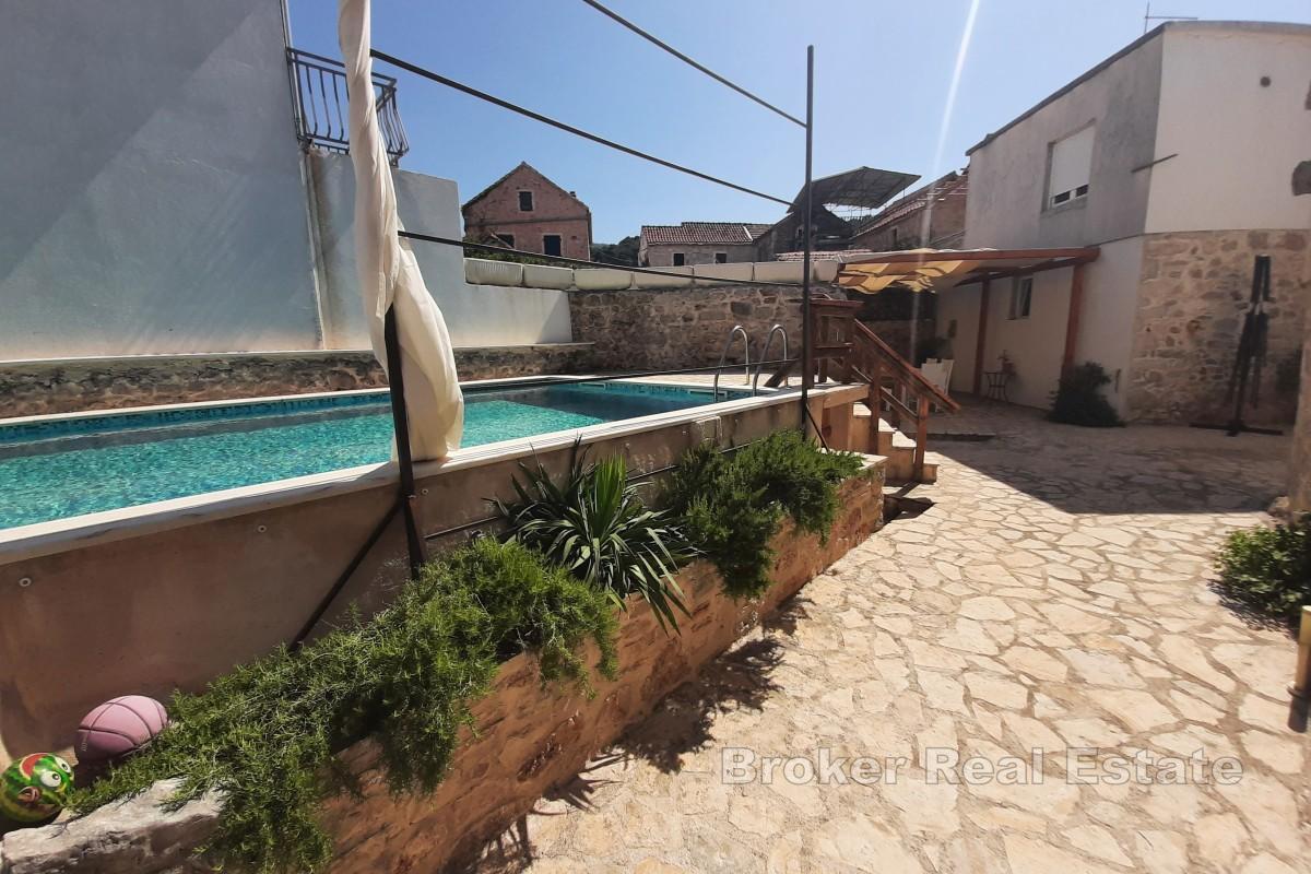 Insel Hvar – Komplett renovierte Villa aus einheimischem Stein