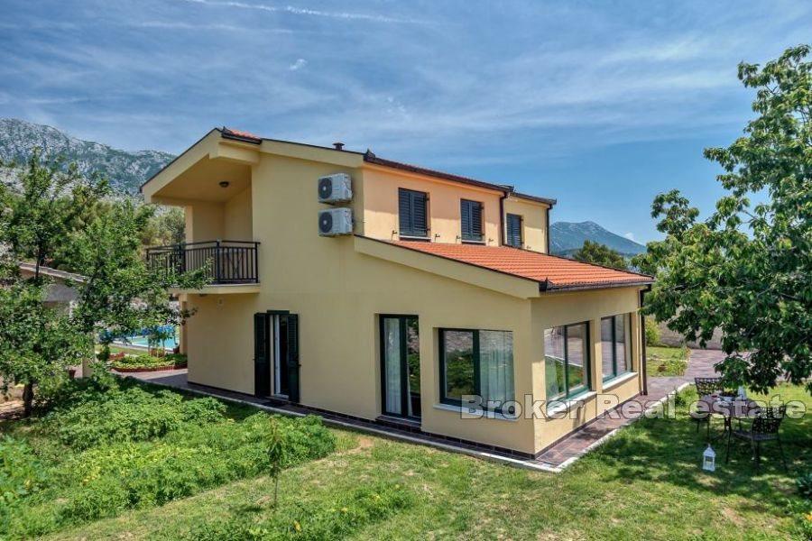 Omis -Villa de vacances rénovée avec piscine