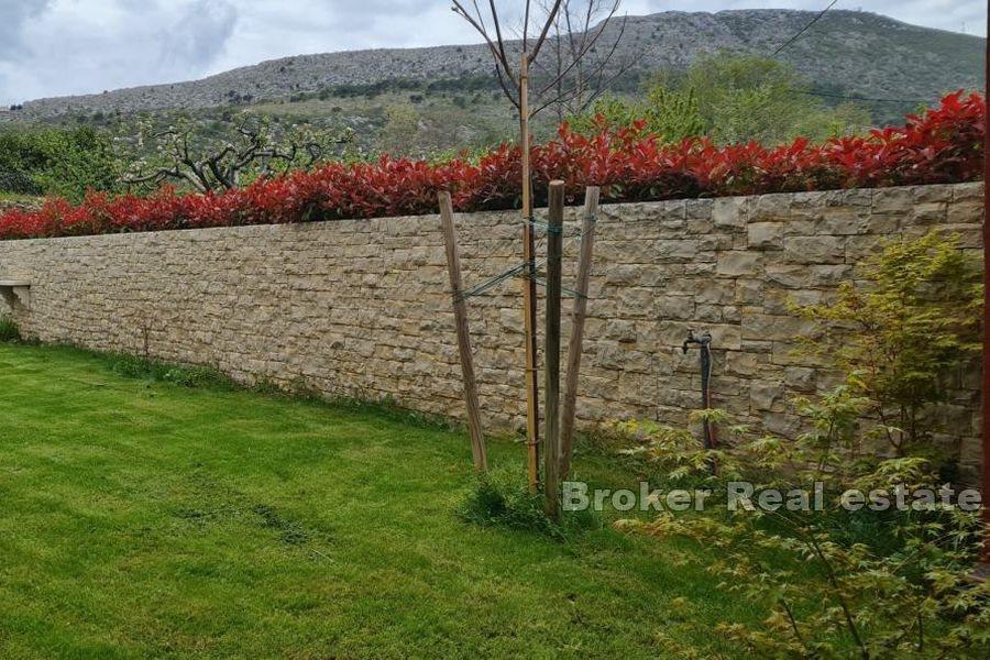 Omis -Villa de vacances rénovée avec piscine